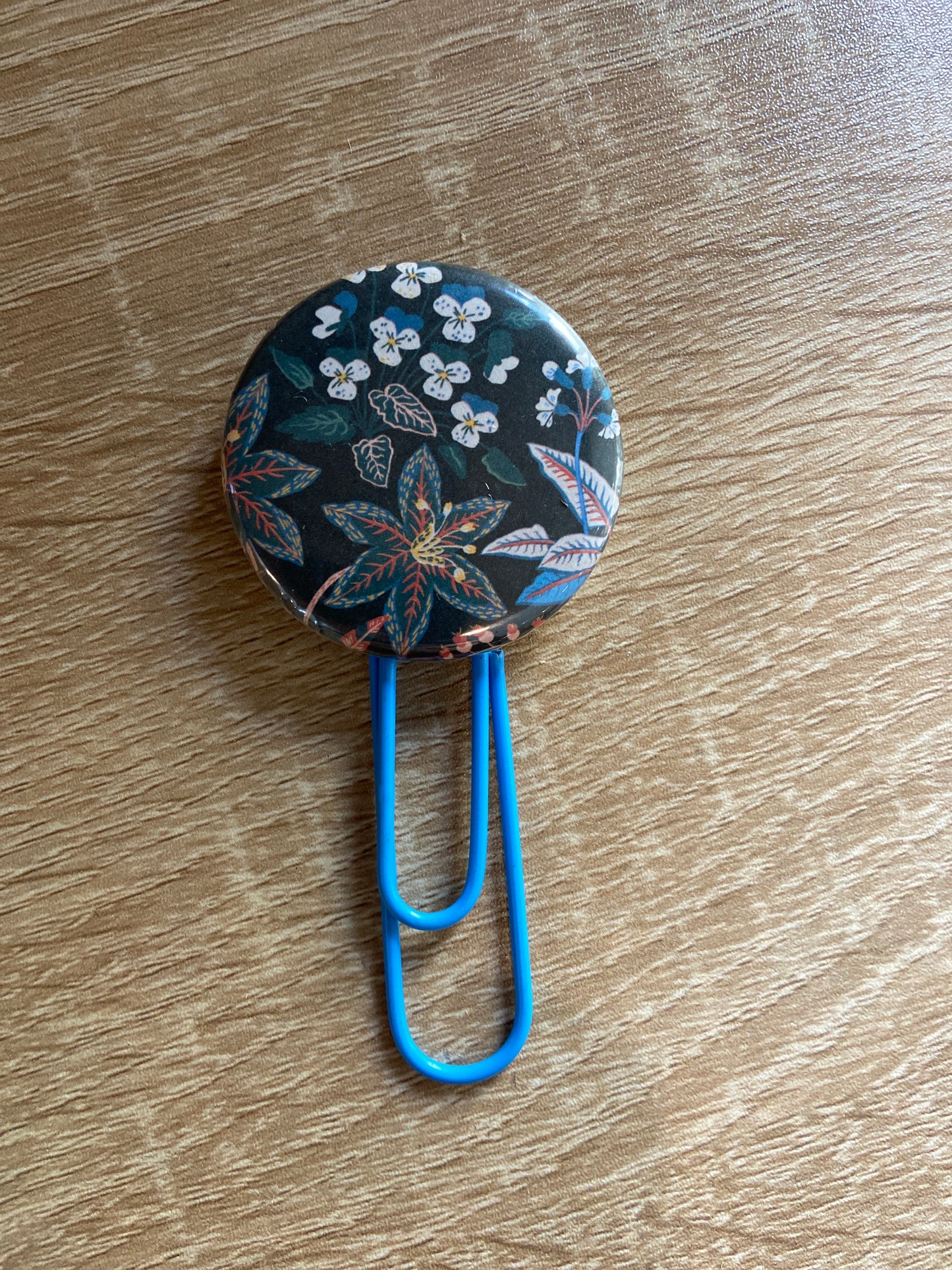 Marque page - unique - fait mains - 44mm