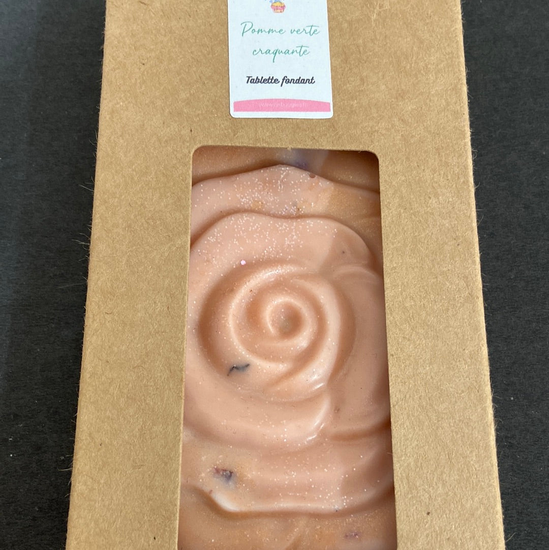 Tablette fondant artisanal parfum pomme verte craquante sans CMR avec insert pétale de fleur
