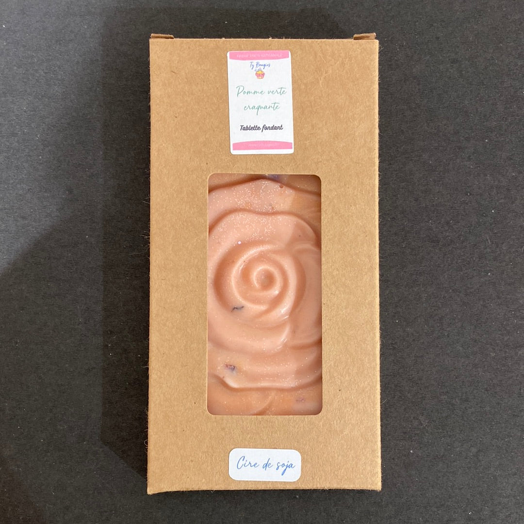Tablette fondant artisanal parfum pomme verte craquante sans CMR avec insert pétale de fleur