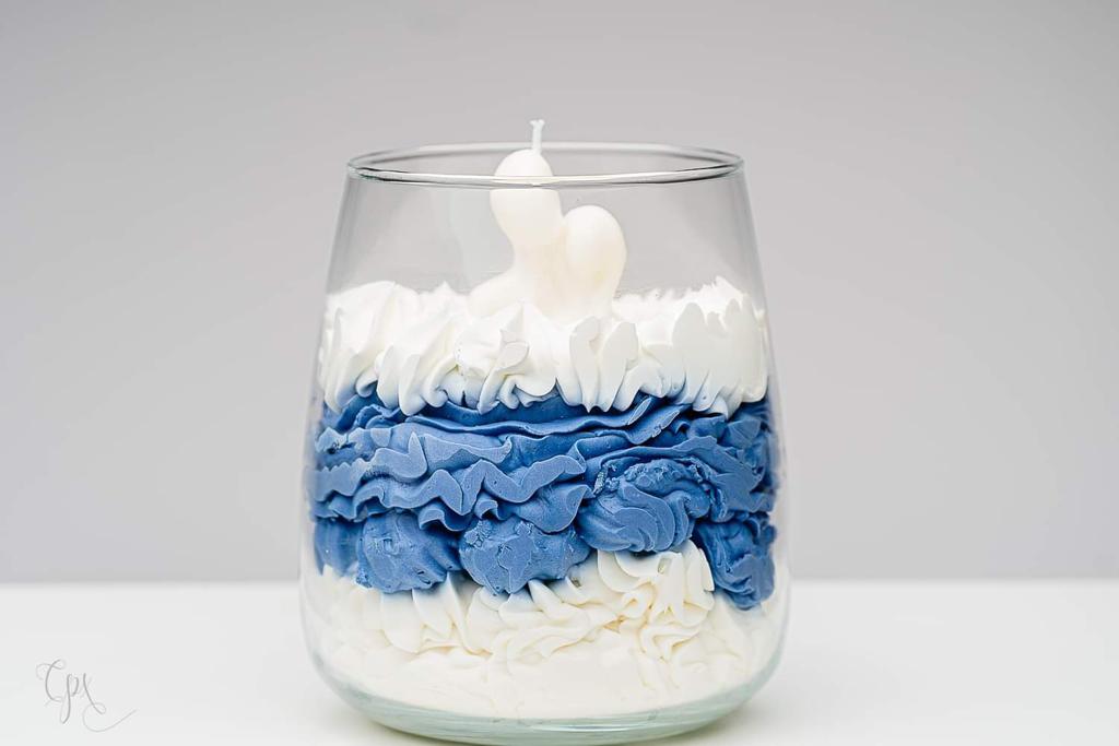 Composition décorative en cire