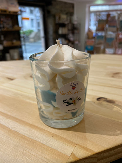 Bougie Gourmande Chantilly – Vanille des Îles & Coulis Bleu Turquoise